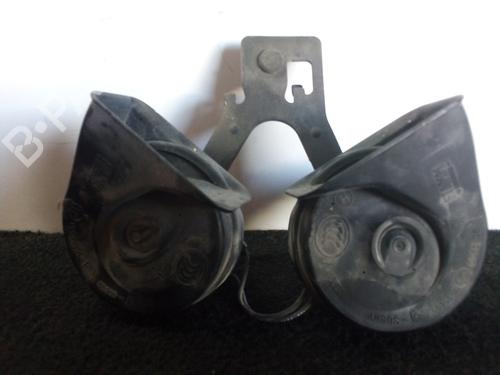 Used Horn RENAULT MEGANE III Grandtour (KZ0/1) 1.5 dCi (KZ09, KZ0D, KZ1G, KZ29, KZ14, KZ1W, KZ10, KZ1F,... (110 hp) 14484772