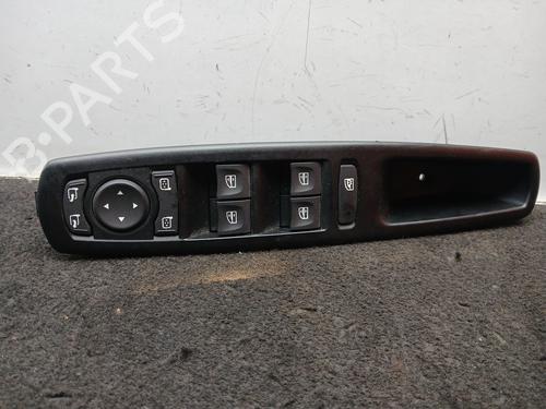 Comutador vidro frente esquerdo Comutador vidro frente esquerdo RENAULT SCÉNIC III (JZ0/1_) 1.2 TCe (116 hp) 35933450 35933450
