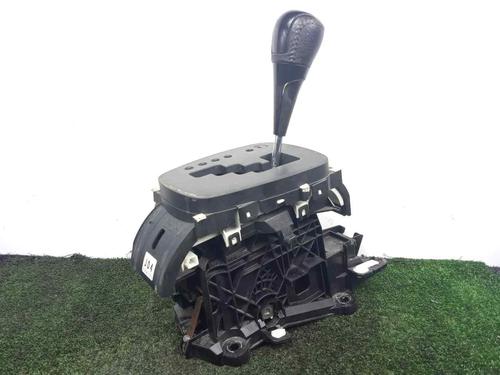 Used Gear lever TOYOTA YARIS (_P13_) 1.5 Hybrid (NHP130_, NHP130) (101 hp) 8807887