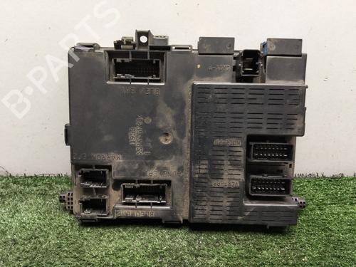Used Fuse box Fuse box 36552640 36552640