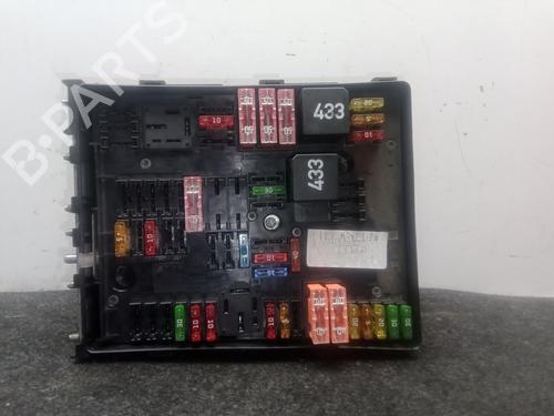 Used Fuse box VW GOLF V (1K1) 2.0 SDI (75 hp) 25722633