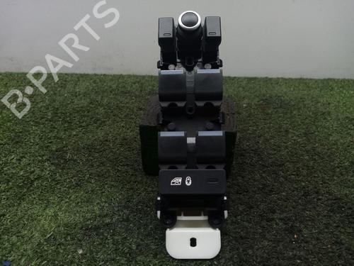 Used Left front window switch Left front window switch LAND ROVER DISCOVERY V (L462) 2.0 Sd4 4x4 (241 hp) 34620763 34620763