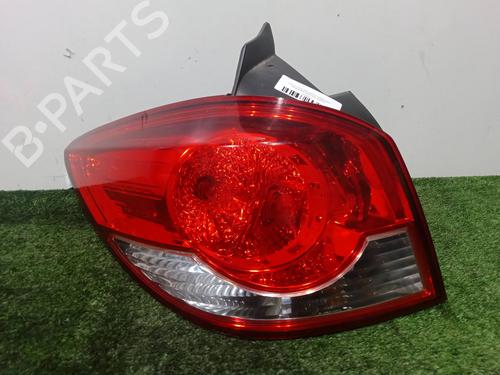 Używane Lampa tylna lewa CHEVROLET CRUZE Hatchback (J305) 2.0 CDI (163 hp) 30902660