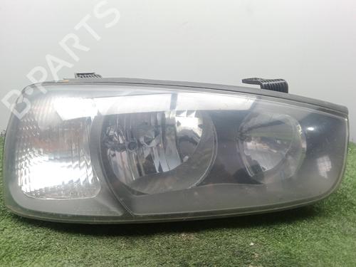 Used Right headlight Right headlight HYUNDAI ELANTRA III Saloon (XD) 2.0 CRDi (113 hp) 34137321 34137321
