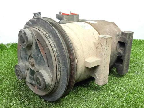 Used AC compressor HYUNDAI H-1 / STAREX Bus (A1) 2.5 TCi (99 hp) 5726050