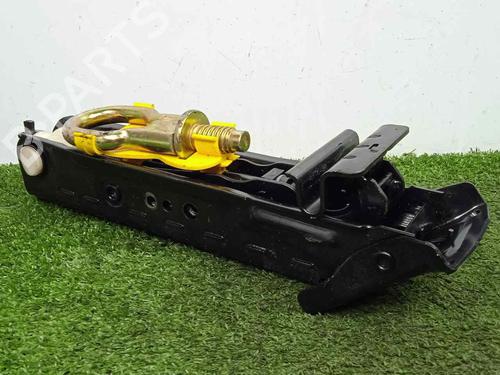 Used Jack Kit FORD FOCUS I (DAW, DBW) 1.6 16V (100 hp) 29115637