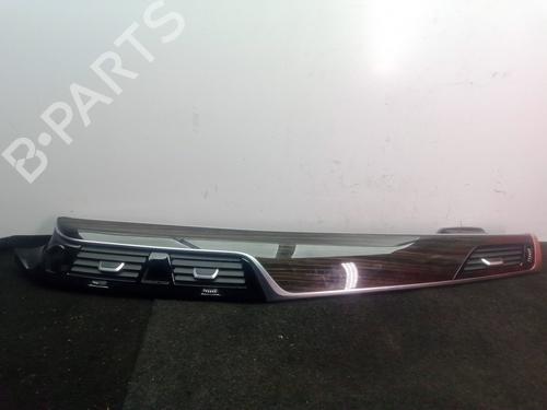 Used Air vent BMW 5 (G30, F90) 520 d (190 hp) 24319654
