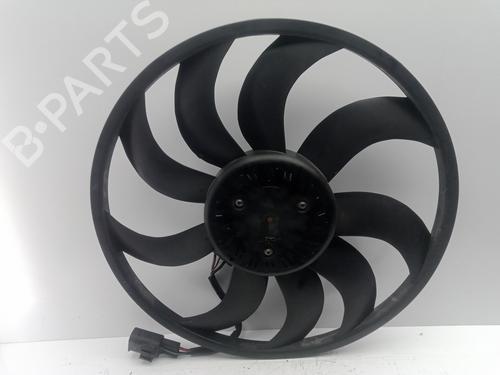 Used Radiator fan BMW 4 Gran Coupe (F36) 430 d (258 hp) 17123007