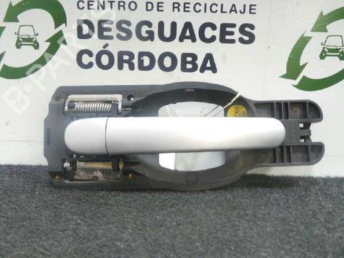 Front right exterior door handle AUDI A2 (8Z0) 1.4 (75 hp) 5696363