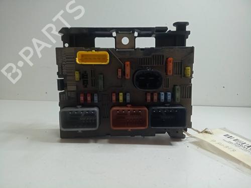 Zekeringkast PEUGEOT 307 (3A/C) 1.6 HDi (90 hp) 27712942
