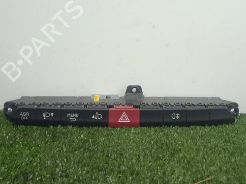 Used Warning switch FIAT DOBLO Cargo (263_) 1.3 D Multijet (263WXU1A, 263ZXU1A, 263WYB1A, 263ZYB1A) (95 hp) 31157385