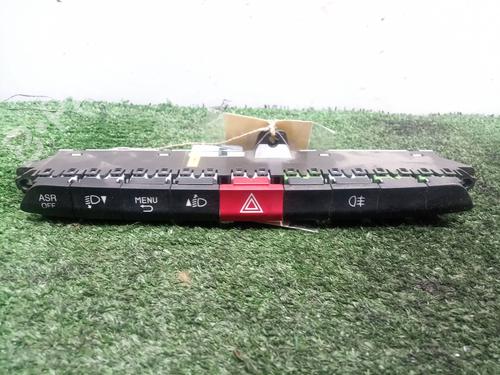 Used Warning switch FIAT DOBLO Cargo (263_) 1.3 D Multijet (263WXU1A, 263ZXU1A, 263WYB1A, 263ZYB1A) (95 hp) 31157398