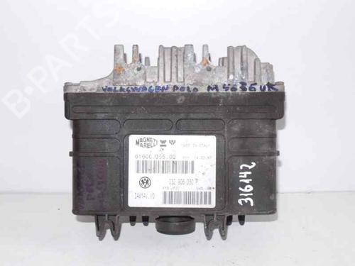 Used Engine control unit (ECU) VW POLO III (6N1) [1994-1999]  5722861