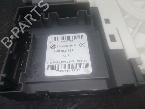 Right front window motor VW GOLF VI (5K1) 1.6 TDI | BP31815390E20