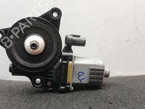 Used Right rear window motor Right rear window motor HYUNDAI TUCSON (TL, TLE) 1.6 GDi (132 hp) 39024755 39024755
