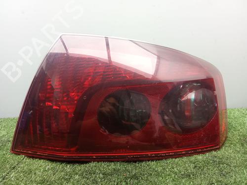 Used Right taillight Right taillight PEUGEOT 407 (6D_) 2.0 HDi 135 (6DRHRH, 6DRHRE, 6DRHRG, 6DRHRJ) (136 hp) 36772121 36772121