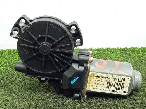 Used Left front window motor HYUNDAI SANTA FÉ II (CM) 2.2 CRDi GLS (150 hp) 30001859