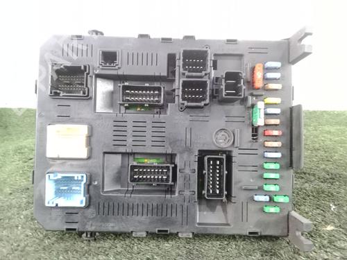 Caja reles / fusibles CITROËN C5 II (RC_) 2.0 HDi (RCRHRH) (136 hp) 32175578