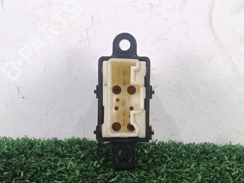 Interrupteur de vitre avant droite MAZDA 626 V Station Wagon (GW) 2.0 (GWEW) | BP30776996I26