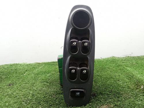 Used Left front window switch Left front window switch HYUNDAI ACCENT II (LC) 1.3 (86 hp) 40259399 40259399