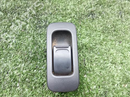 Used Right rear window switch Right rear window switch SUZUKI GRAND VITARA I (FT, HT) 2.0 HDI 110 16V 4x4 (SQ420D, TD83V, JA420WD) (109 hp) 40183899 40183899