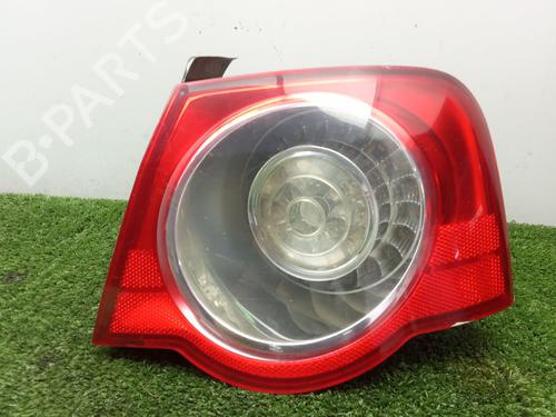 Used Right taillight Right taillight VW PASSAT B6 (3C2) 2.0 TDI (110 hp) 40040940 40040940