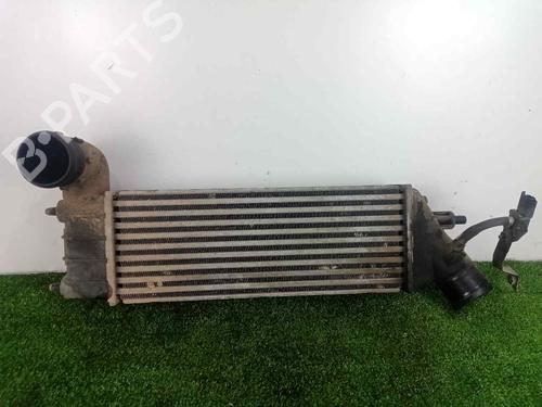 Intercooler PEUGEOT 807 (EB_) 2.2 HDi (128 hp) 15196073