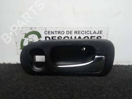 Maneta interior trasera derecha HONDA CIVIC VI Fastback (MA, MB) 1.6 i (MB1) (113 hp) 12208823