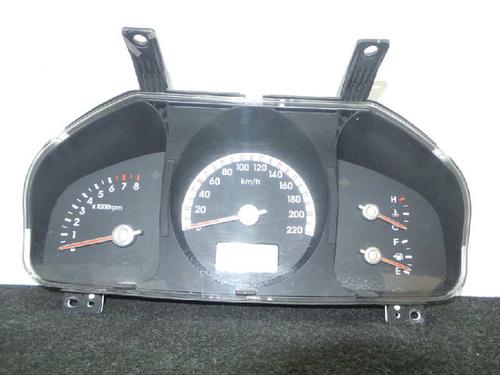 Cockpit KIA SPORTAGE II (JE_, KM_) 2.0 i 16V (141 hp) 5692790