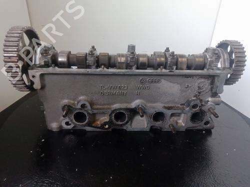 Używane Głowica silnika VW POLO Coupe (86C, 80) 1.4 D (48 hp) 10972490