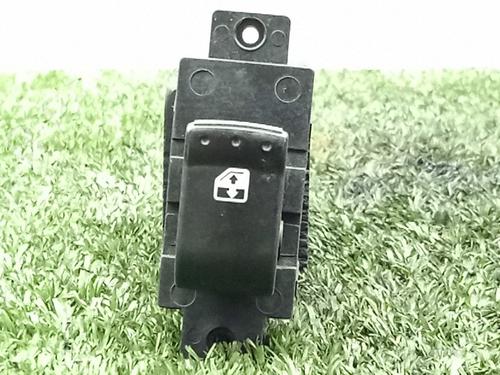 Used Right rear window switch Right rear window switch SSANGYONG REXTON W / REXTON 2.0 Xdi All-wheel Drive (155 hp) 34647587 34647587