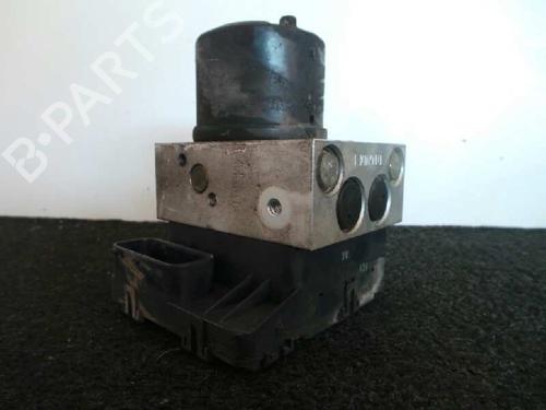 Used ABS pump HYUNDAI ELANTRA III (XD) 2.0 CRDi (113 hp) 12216094