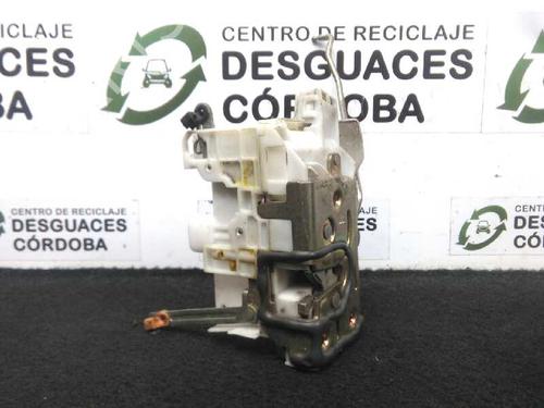 Vergrendeling links voor TOYOTA AVENSIS (_T22_) 2.0 D-4D (CDT220_, CDT220R) (110 hp) 5689587
