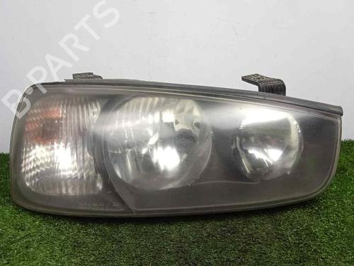 Right headlight HYUNDAI ELANTRA III (XD) 2.0 CRDi (113 hp) 13381908