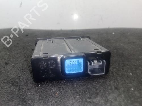 electronic-module-renault-megane-iv-hatchback-b9amn_-2015-32134658 main image