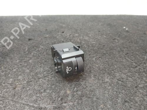 Interruttore luci Interruttore luci PEUGEOT 2008 II (UD_, US_, UY_, UJ_, UR_, UC_) 1.5 BlueHDI 110 (UDYHSK) (110 hp) 36440282 36440282