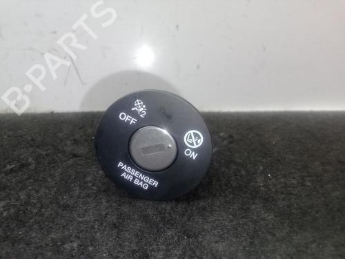 Used Switch KIA RIO IV (YB, SC, FB) 1.4 CRDi 77 (78 hp) 30271847