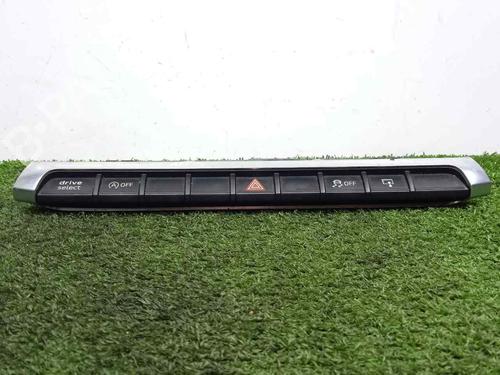 Bouton de warning AUDI A3 Limousine (8VS, 8VM) 2.0 TDI (150 hp) 17182533