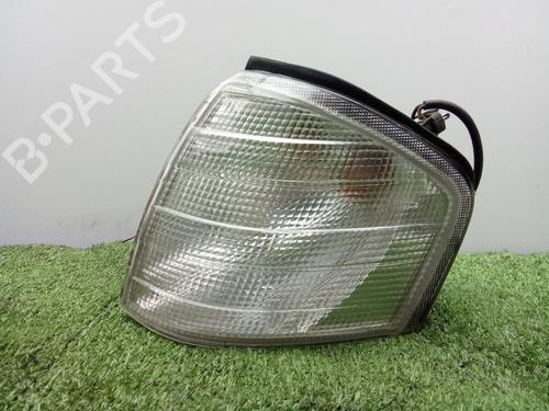 Blinklys fortil venstre Blinklys fortil venstre MERCEDES-BENZ C-CLASS (W202) C 220 D (202.121) (95 hp) 39685120 39685120