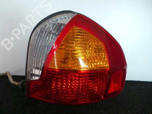 Used Right taillight HYUNDAI SANTA FÉ I (SM) 2.4 16V (146 hp) 31345549