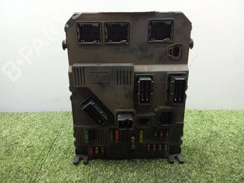 Used Fuse box Fuse box 37792175 37792175