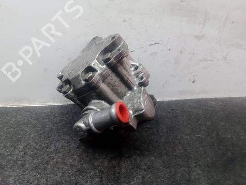 Used Steering pump AUDI A4 B5 Avant (8D5) 2.8 quattro (193 hp) 28620543