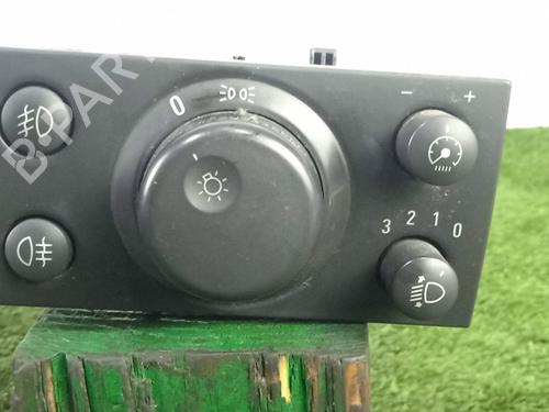 Used Headlight switch OPEL VECTRA C GTS (Z02) 1.8 16V (F68) (122 hp) 31599001