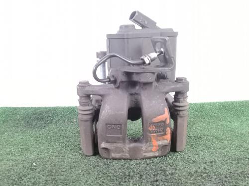 Venstre bremsekaliber bag VW PASSAT B6 (3C2) 1.9 TDI (105 hp) 32303595