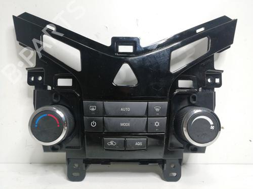 Used Climate control CHEVROLET CRUZE Hatchback (J305) 2.0 CDI (163 hp) 24129420