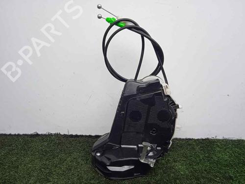 Used Rear right lock TOYOTA YARIS (_P13_) 1.5 Hybrid (NHP130_, NHP130) (101 hp) 8807891