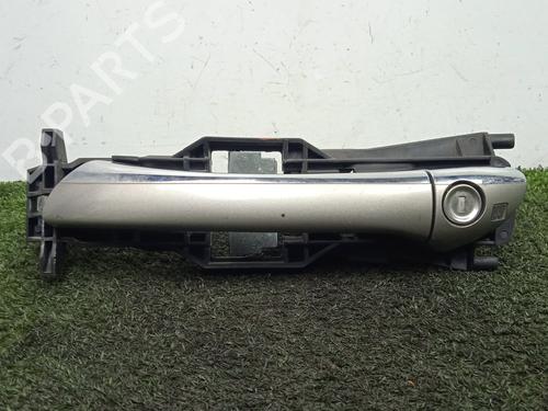 Used Front left exterior door handle MERCEDES-BENZ C-CLASS (W203) C 220 CDI (203.008) (150 hp) 28713441
