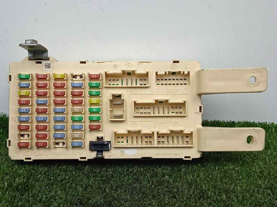 Fuse box HYUNDAI SANTA FÉ II (CM) 2.2 CRDi 4x4 9139318 BParts