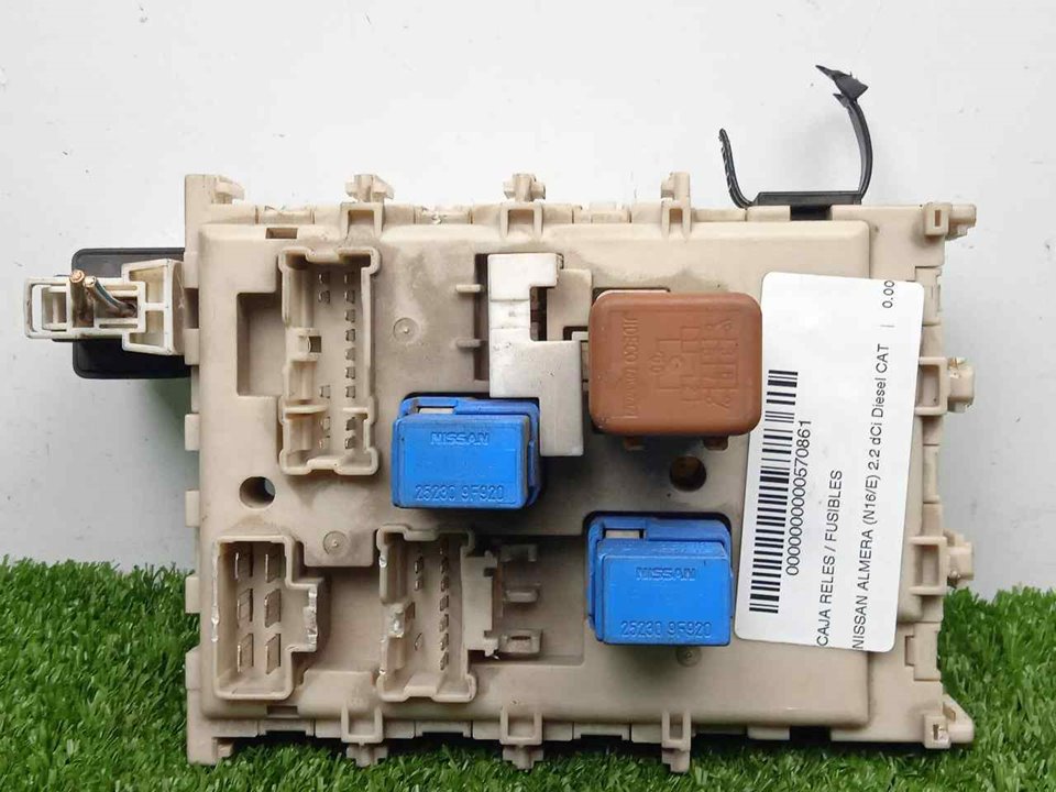 Fuse box NISSAN ALMERA II (N16) 2.2 dCi 8680152 BParts