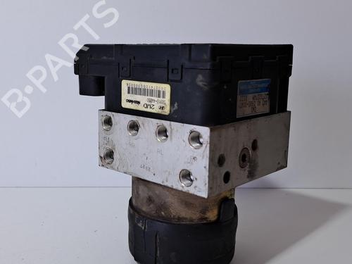 Used ABS pump HYUNDAI H-1 / STAREX Bus (A1) 2.5 CRDi (140 hp) 13744667